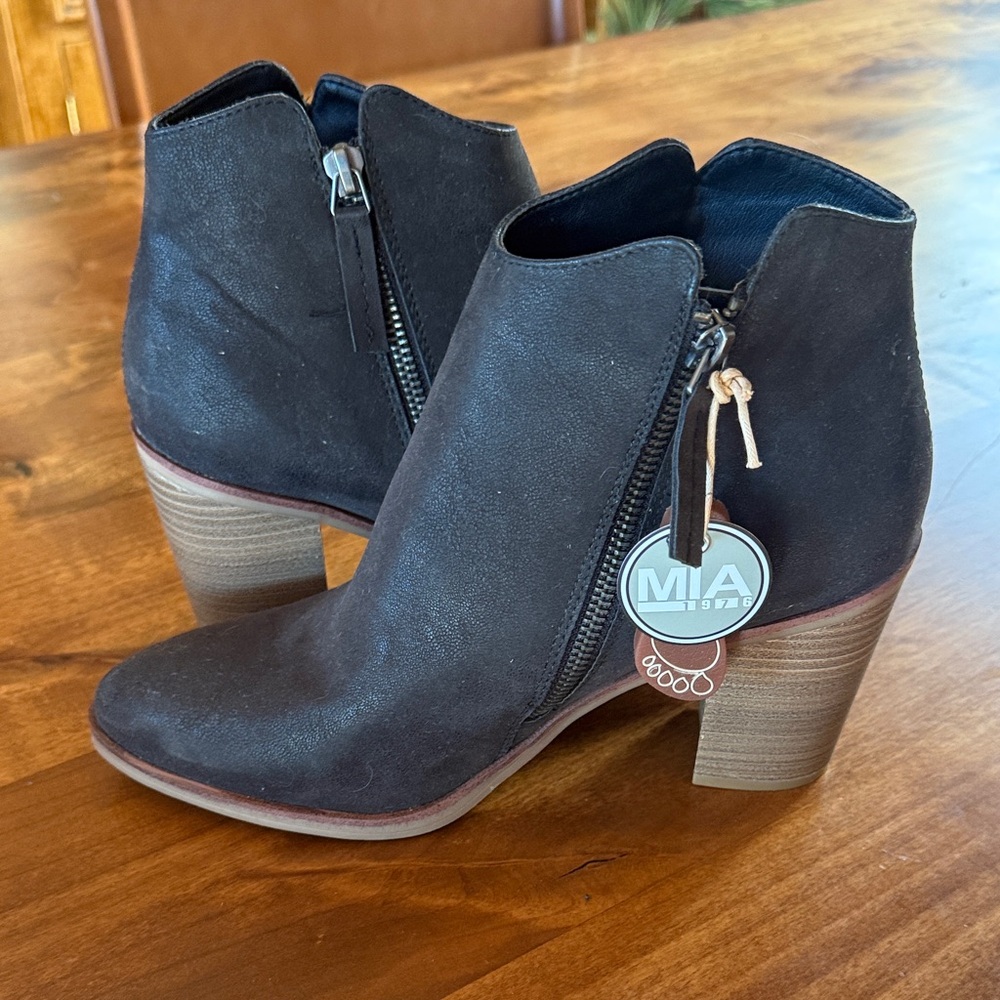 MIA Women's Black Ankle Booties